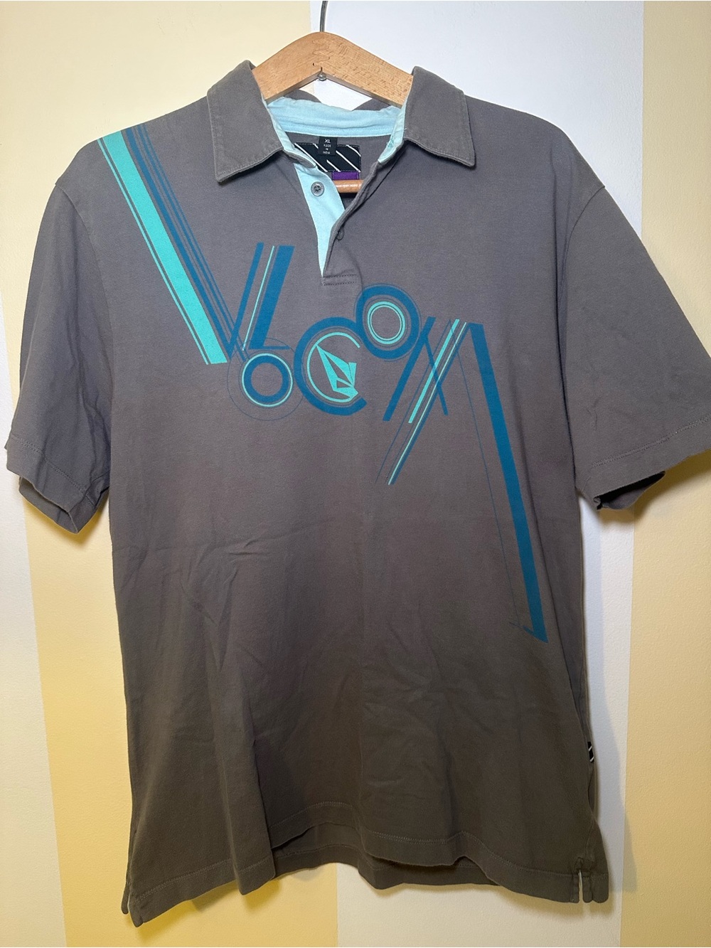 Vintage Volcom Short Sleeve Polo Shirt Mens XL Grey Graphic Y2K Skate Surfing